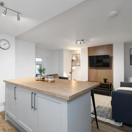 Luxury Lower-Level One Bed Apt Leeds  Exterior photo