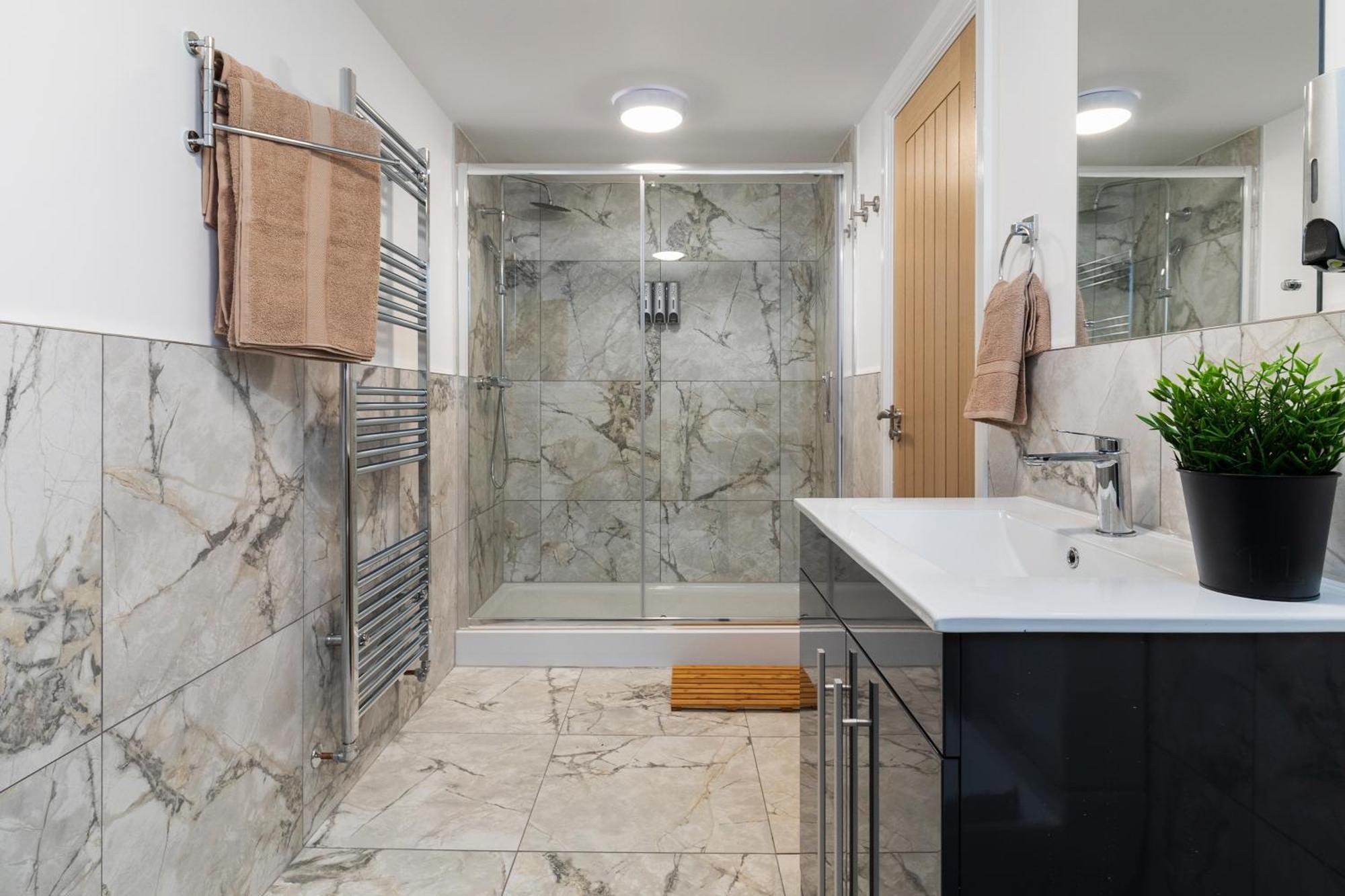 Luxury Lower-level One Bed Апартаменты *